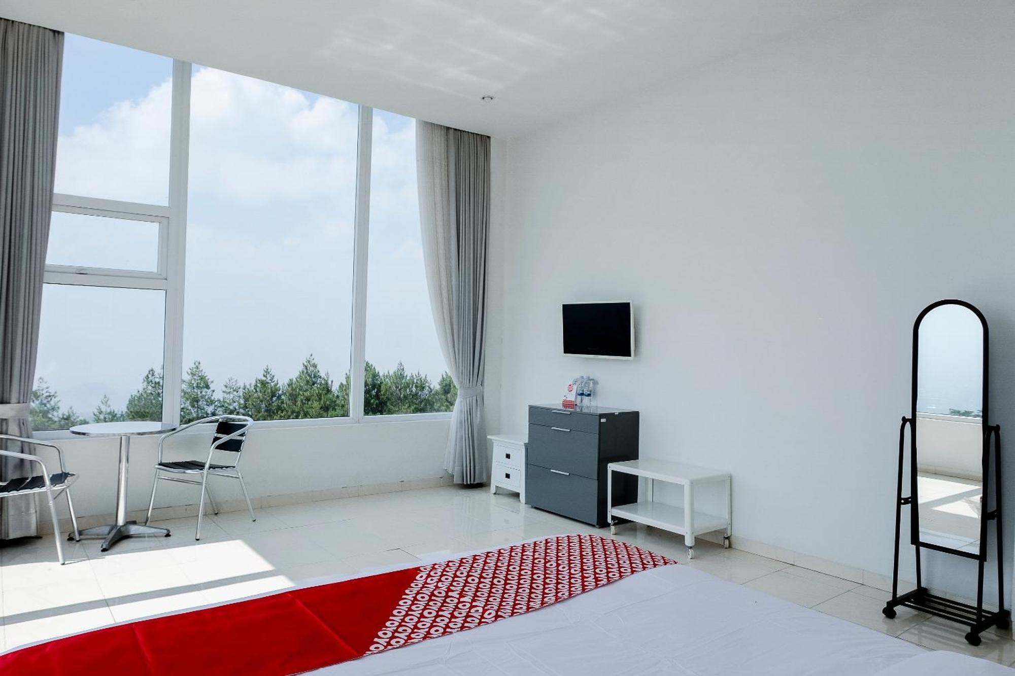 Oyo 1194 Villa Bukit Panderman Residence Batu  Exteriér fotografie