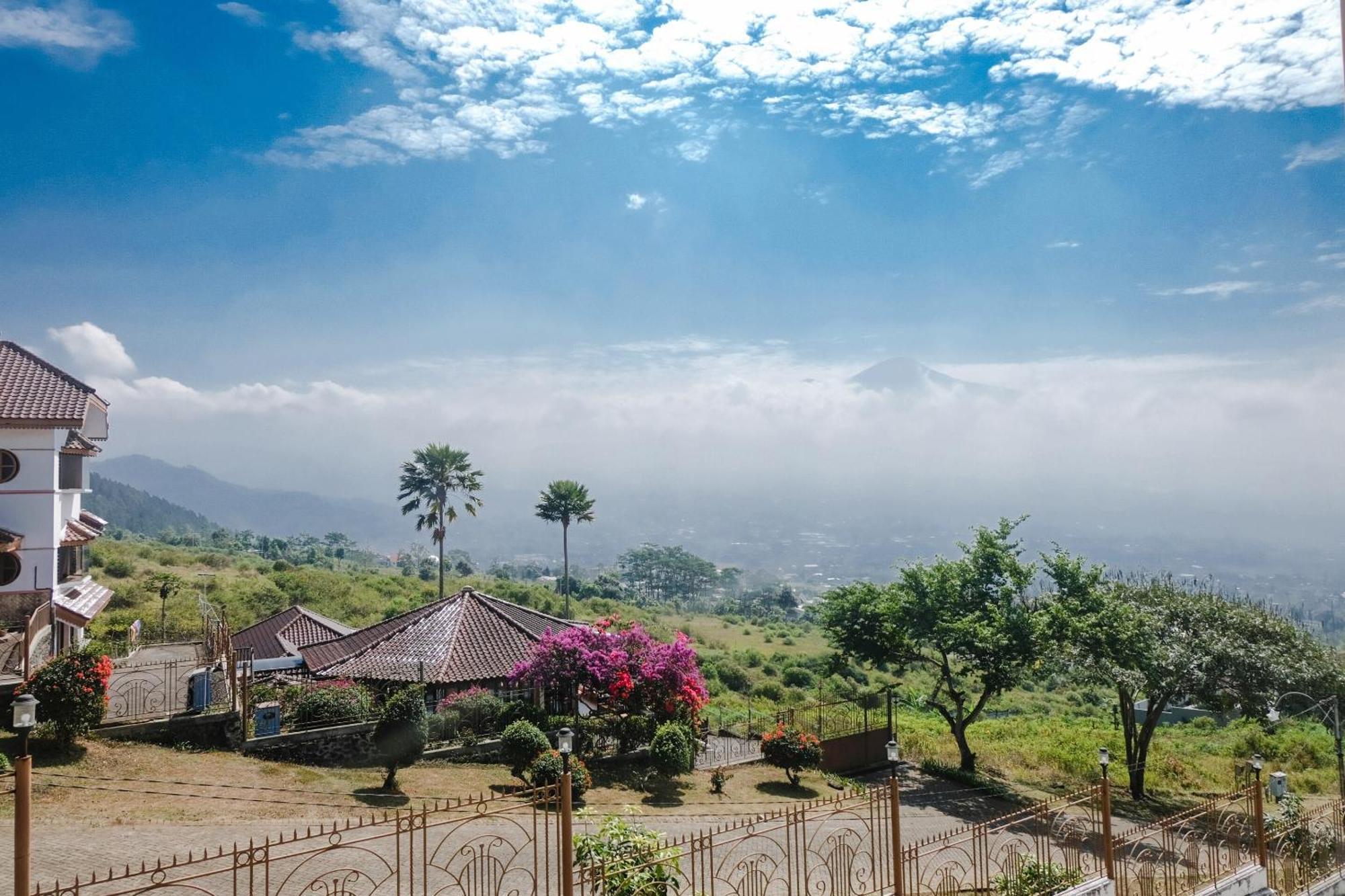 Oyo 1194 Villa Bukit Panderman Residence Batu  Exteriér fotografie