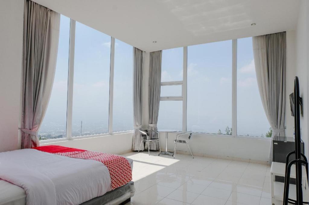 Oyo 1194 Villa Bukit Panderman Residence Batu  Exteriér fotografie